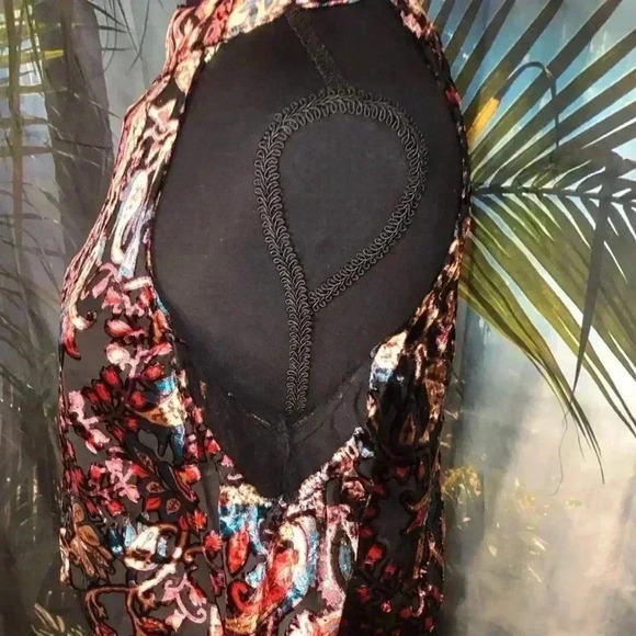 Venus Burnout cold shoulder Velvet Top size 2 - Picture 9 of 15